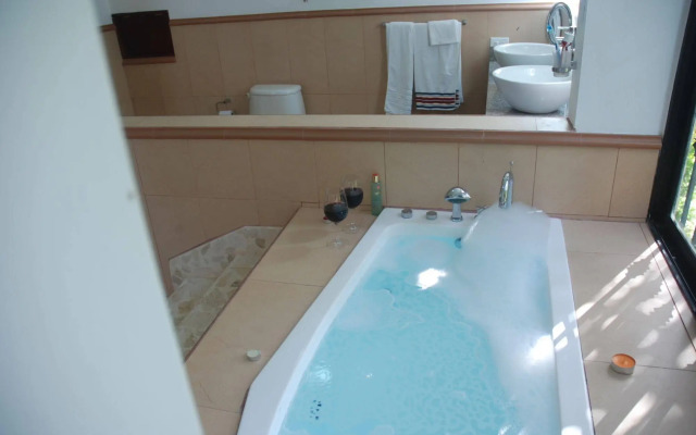 E&J Boutique Residences