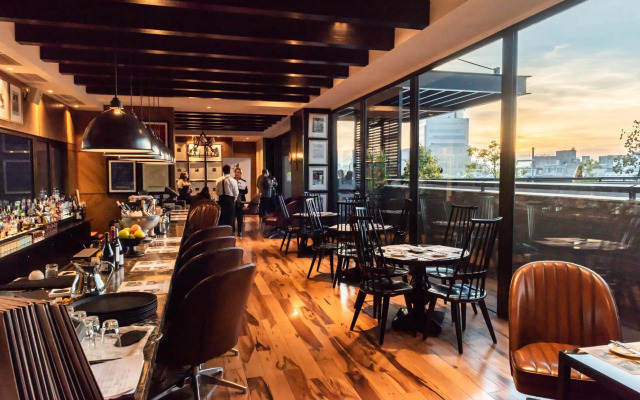 The Singular Santiago