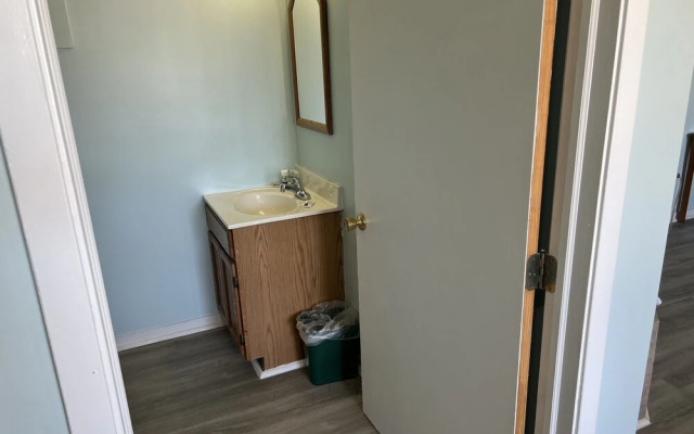 Crows Nest Inn Tawas