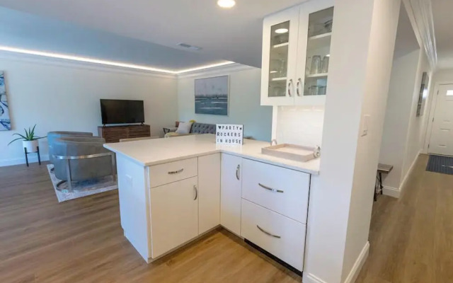 Wilmington Avenue 50 #102