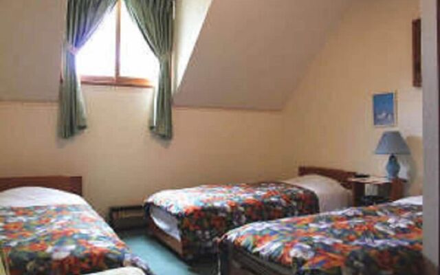 Petit Pension II Elle