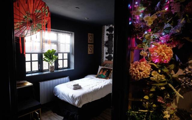 The Emerald Suite by Margate Suites