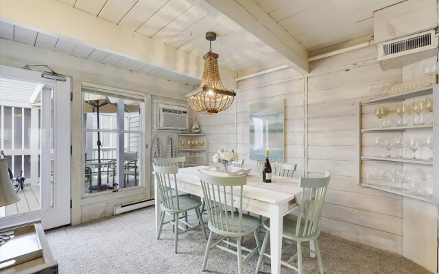 Atlantic Watergate #17 by Long & Foster