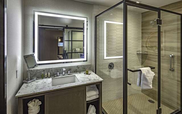 DoubleTree by Hilton Hotel Modesto