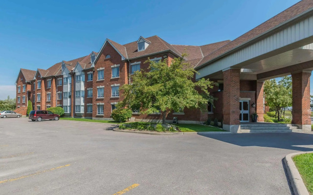 Quality Suites Whitby