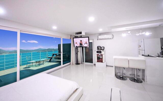 The South Sea, SPA Hill pension