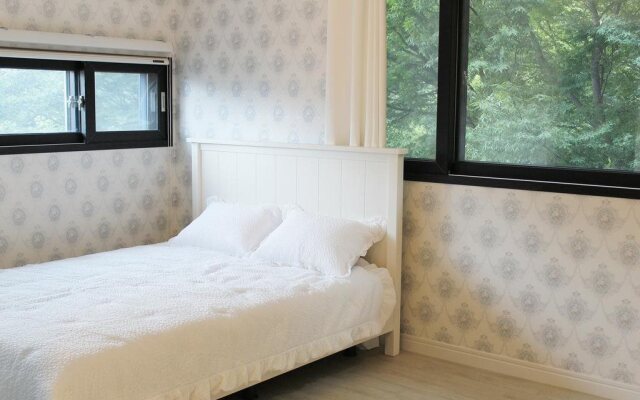 Lia House
