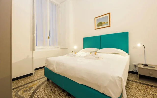 Airy 5BR Flat with Balcony - Old Town