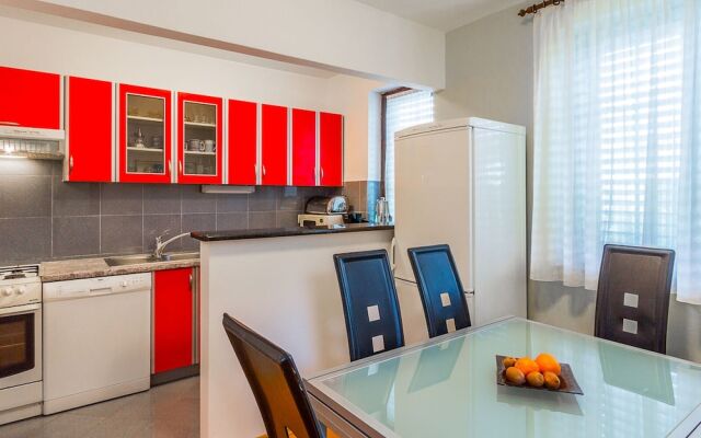 Holiday Home in Pula With Pool