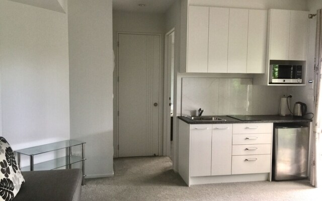Cute One Bed Room on Lake Road
