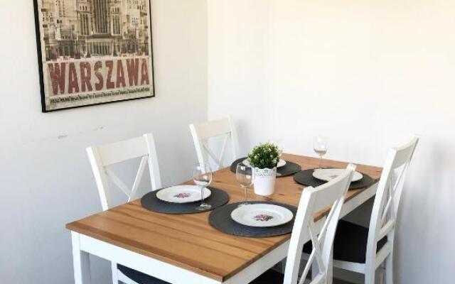 Niepodgleglosci 245- 2BR by Homeprime