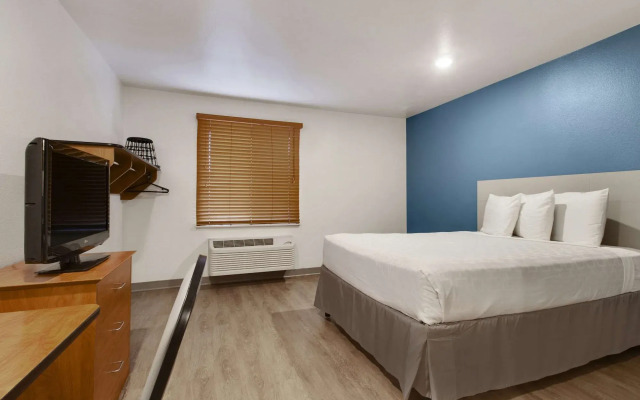 WoodSpring Suites Conroe