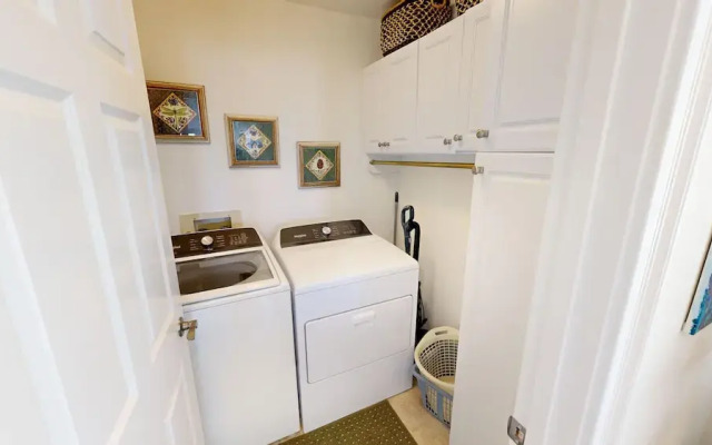 Inlet Reef 609 4 Bedroom Condo by RedAwning