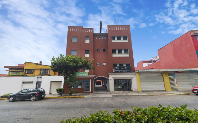 Meson Real Hotel & Suites