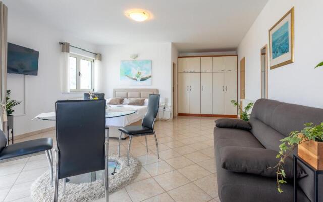 Apartments Jakic 1