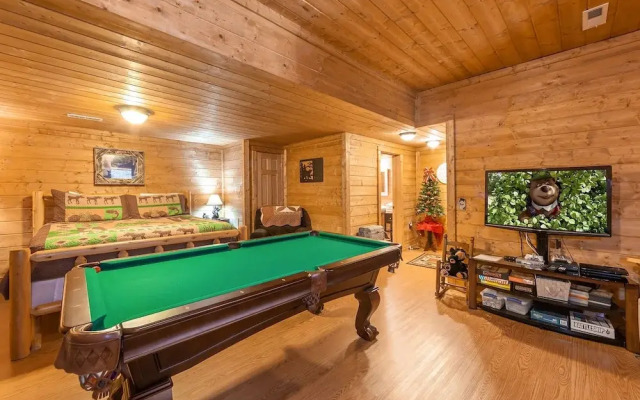 Something Extra 2 Bedroom Cabin by RedAwning
