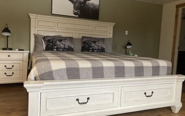 Travellers Rest Cabins and RV Park