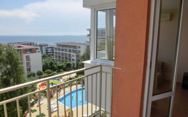 Crown Fort Noks Sea View Apartments