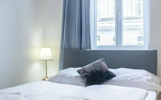 Bright Apartment Near Wiener Stadthalle
