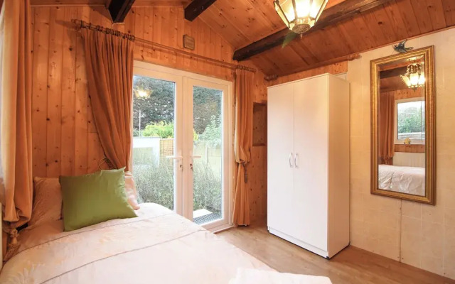 Regents park road single room