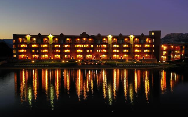 Holiday Inn Hotel & Suites Osoyoos by IHG