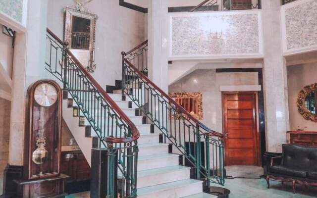 Kyriad Pejaten Suites