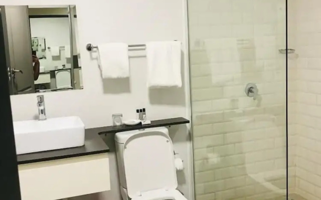 Staybridge Golfview Suites