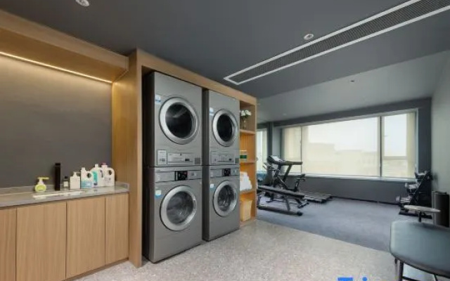 Atour Hotel Zhongshan Henglan Changxin Times Square