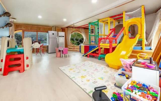 Ganhwa Badabae Beomseon Kids Pension