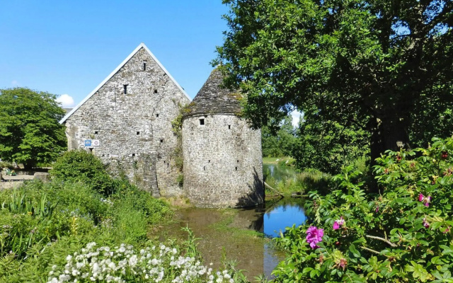 Manor Near Mont St. Michel and Contentin Beaches