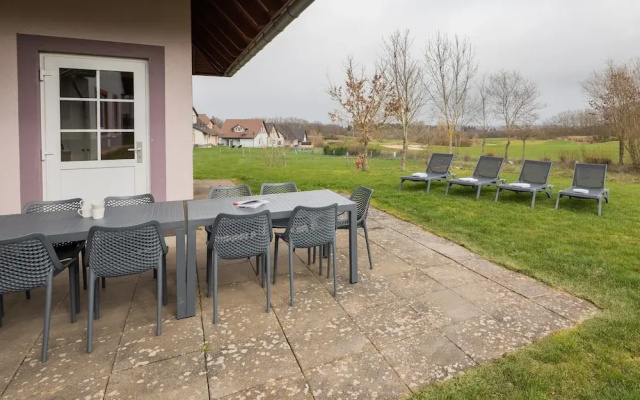 Restyled Villa with 4 Bathrooms & Sauna near River Moselle