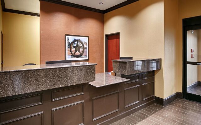 Red Roof Inn & Suites Sulphur Springs