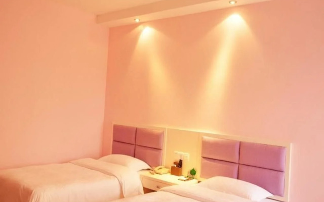 Purple Attic Holiday Hotel