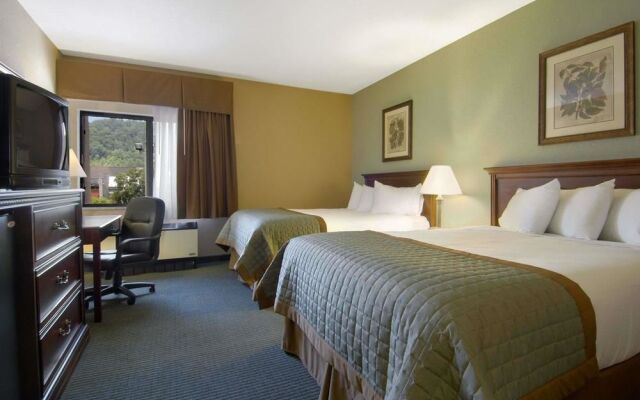 Baymont Inn & Suites Cherokee Smoky Mountains