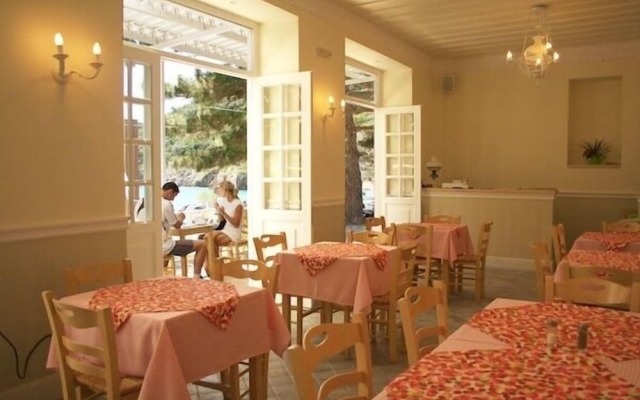 Zefiros Traditional Hotel