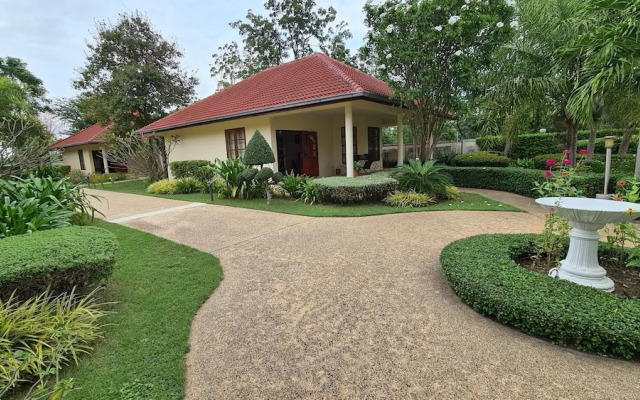 Welcome to our Oasis The Beautiful Bungalow Green