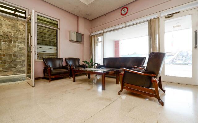 OYO 1843 Cahya Nirwana