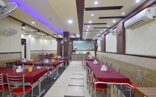 Hotel Reyansh Galaxy By OYO Rooms