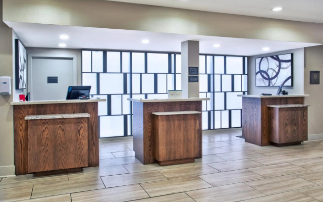 Crowne Plaza Chicago-Northbrook by IHG