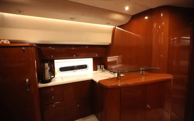 Ekimbey Yatch