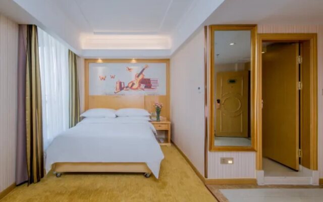 Vienna Hotel (Wuhan Central China Normal University, Huquan Metro Station)