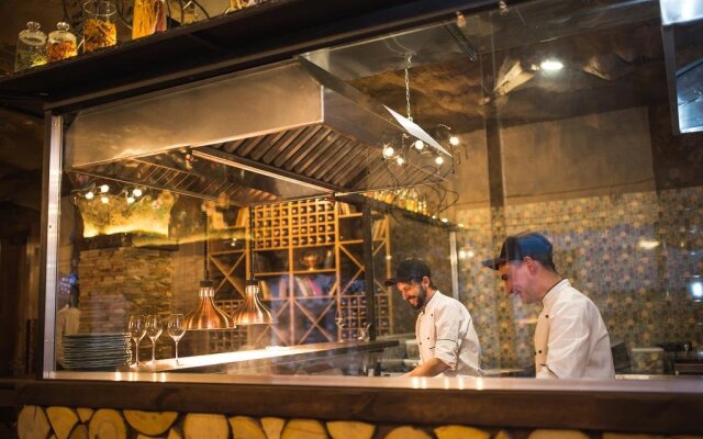 Отель «Лыбидь Плаза»