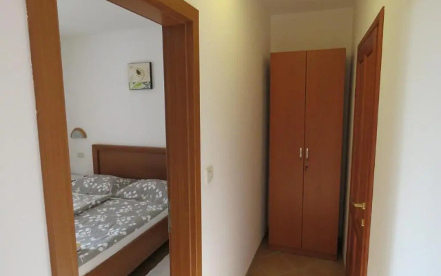 Apartment Banko A6 with Large Garden Near the Sea - Apartment in Porec - Photo 5