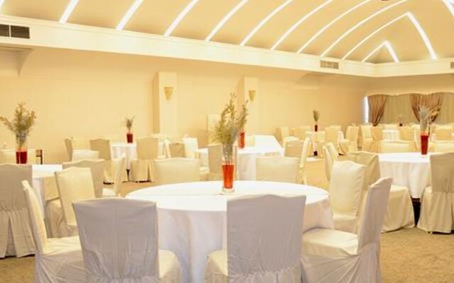 Tilmen Hotel