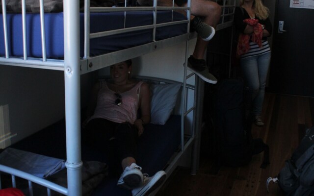Bunk Backpackers
