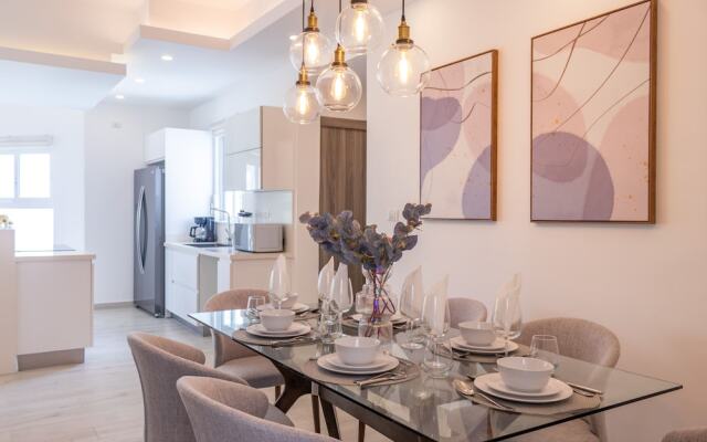Family Getaway Apartment - On The Beach