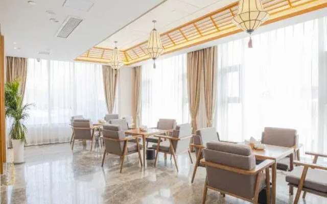 Xinhui Hotel (Xuanhan Yilian Passenger Transport Terminal Branch)