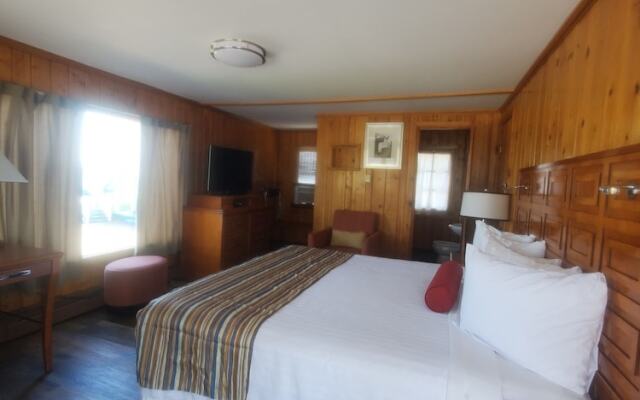 Bayview Lakefront Motel