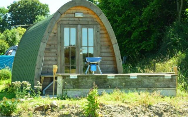 Cosy Pod-cabin Near Beautiful Landscape in Omagh