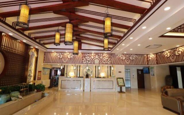 Junyue Baihe Theme Hotel